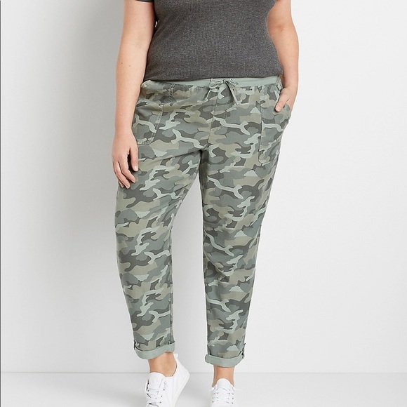 Maurice’s XL Long Camo leggings great to pair with anything this fall/winter!! - Picture 2 of 6
